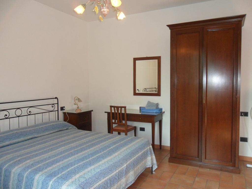 Agriturismo Poponi Villa Todi Habitación foto