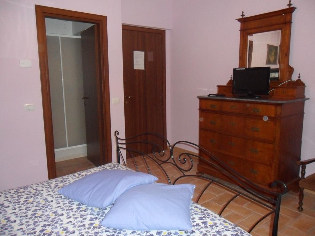 Agriturismo Poponi Villa Todi Habitación foto
